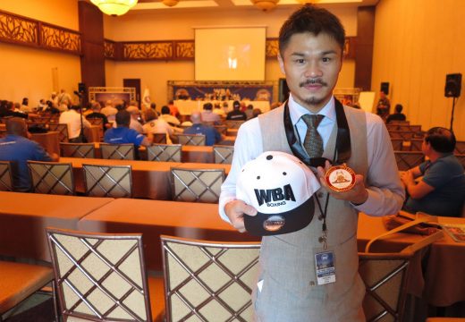 河野がパナマから帰国