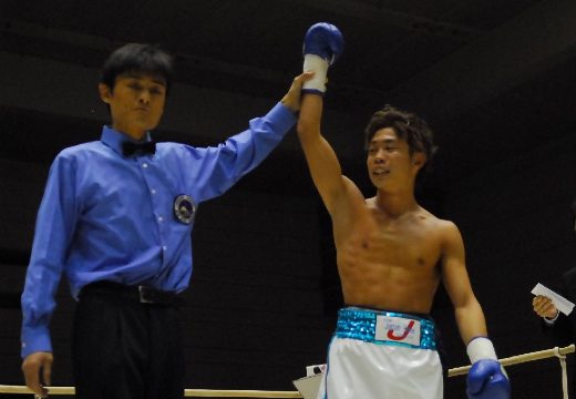 谷口、地元大阪でデビュー飾る