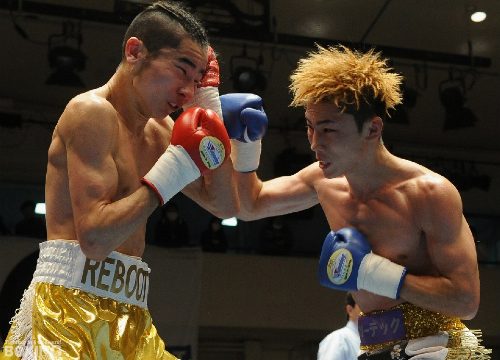 篠塚、デビュー飾れず判定負け