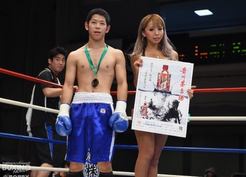 三瓶、木元が判定勝利