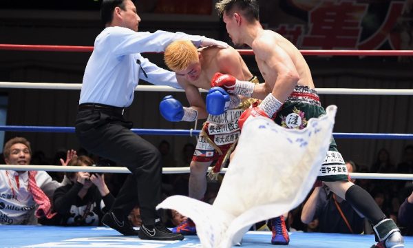 バンタム級王座統一戦、木村は5RTKO負け