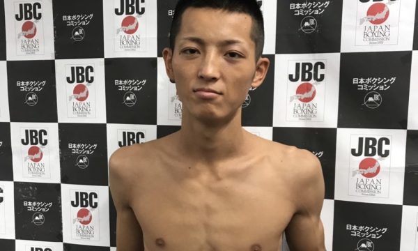 デビュー戦の竹田が計量パス