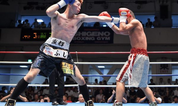 石井、濱口惜しくも判定負け