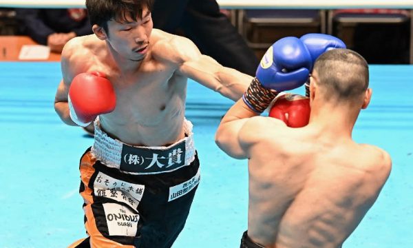 重田が5RTKO勝ち！