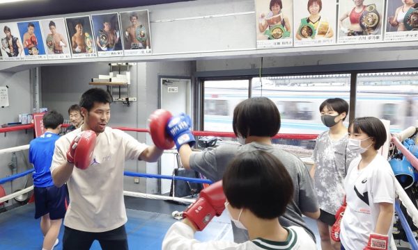 福井市明倫中学校がボクシング体験