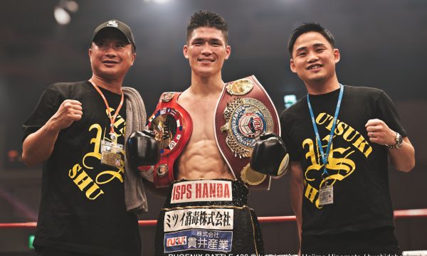 宇津木が盤石のKO防衛！